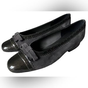 Vaneli Moss Green Suede Flavia Cap Toe Flats w/ Bows Size 4M NWOT